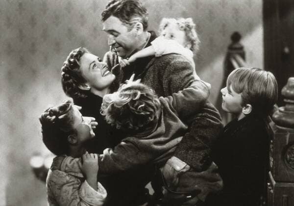 Donna Reed and James Stewart, It s a Wonderful Life 1946 RKO  Copyright: xHAx 30732_451