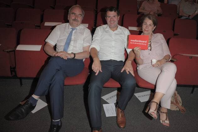 Martin Gorholt (SPD), Bjoern Boehning, Medienboard-Geschaeftsführerin Kirsten Niehuus zum 19. Mal wurde der Kinoprogrammpreis Berlin-Brandenburg verliehen. Mit insgesamt 432.500 Euro wurden im City Kino Wedding das vielfaeltige Engagement und die innovative Programmgestaltung in 48 Filmtheatern - 32 in Berlin und 16 in Brandenburg - geehrt in Berlin am 20.06.2017