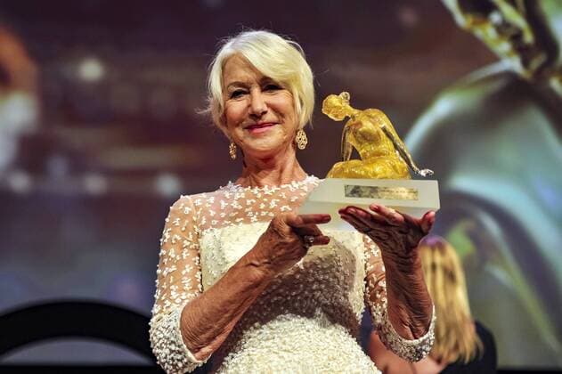 Bilder des Tages Dame Helen Mirren CELEBRITES : 57 eme festival TV de Monte Carlo - Ceremonie de cloture - Monaco - 20 06 2017 NorbertScanella Panoramic 