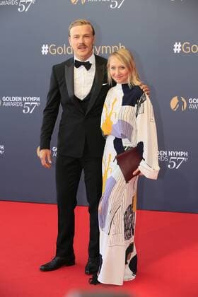 57. Festival de Television Monte Carlo - Anna Maria Mühe ausgezeichnet Albrecht Abraham Schuch und Anna Maria Mühe, Filmpartner in Mitten in Deutschland NSU, Red Carpet Preisverleihung Nymphes dÂ Or, 57. Festival de Television de Monte-Carlo, TV Festival Monte-Carlo, Fürstentum Monaco