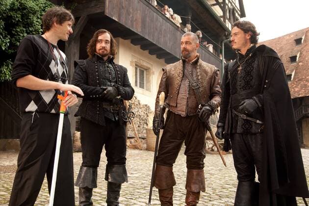 (L to R) Director PAUL W. S. ANDERSON with MATTHEW MACFADYEN, RAY STEVENSON and LUKE EVANS on the set of THE THREE MUSKETEERS. Bamberg Germany  Copyright: xRolfxKonowx 30994_043
