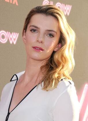 June 21, 2017 - Hollywood, CA, United States - 21 June 2017 - Hollywood, California - Betty Gilpin. Netflix s Glow Los Angeles premiere held at Theater at Arclight Hollywood in Hollywood. Photo Credit: AdMedia Hollywood United States - ZUMAa123 20170621_zaa_a123_101 Copyright: xBirdiexThompsonx
