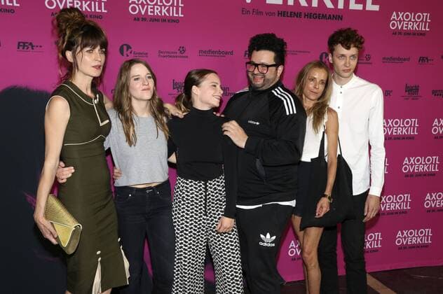 Arly Jover, Helene Hegemann, Jasna Fritzi Bauer, Oliver Polak und Julius Feldmeier bei der Premiere des Kinofilms Axolotl Overkill in der Volksbühne. Berlin, 21.06.2017 Foto:xA.xBuggex xFuturexImage