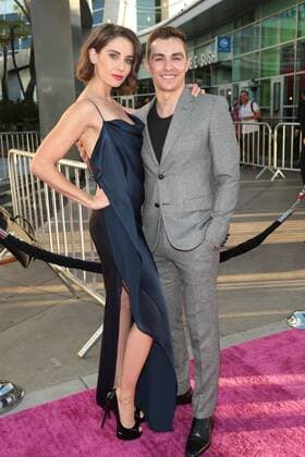 Alison Brie und ihr Ehemann Dave Franco bei der Glow (Netflix) Serien Premiere am 21.06.2017 in Los Angeles Netflix s GLOW TV Series Premiere in Los Angeles, 2017 