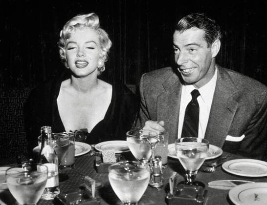 IMAGO ICONS: Marilyn Monroe Publicity photo of Marilyn Monroe and Joe DiMaggio, circa 1952 Hollywood CA USA  32733_496THA