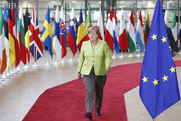 Bilder des Tages (170622) -- BRUSSELS, June 22, 2017 -- German Chancellor Angela Merkel arrives to attend a two-day EU Summit in Brussels, Belgium, June 22, 2017. ) (rh) BELGIUM-BRUSSELS-EU-SUMMIT YexPingfan 
