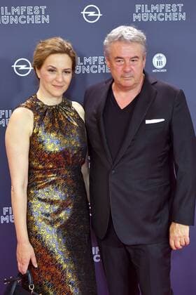 Martina GEDECK (Schauspielerin) mit Markus IMBODEN (Regisseur). Roter Teppich,Red Carpet,Eroeffnung Filmfest Muenchen am 22.06.2017.