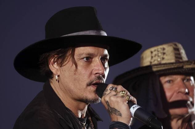 June 22, 2017 - Glastonbury, Somerset - Glastonbury, UK. Actor JOHNNY DEPP attends and speaks at day 2 of the 2017 Glastonbury Festival. The five-day festival of contemporary performing arts is the highlight of the British festival season. Glastonbury  - ZUMAl94_ 20170622_zaf_l94_021 Copyright: xJasonxBryantx