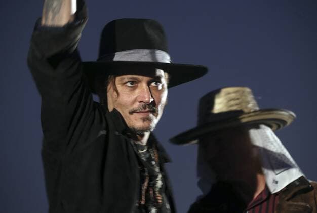 June 22, 2017 - Glastonbury, Somerset - Glastonbury, UK. Actor JOHNNY DEPP attends and speaks at day 2 of the 2017 Glastonbury Festival. The five-day festival of contemporary performing arts is the highlight of the British festival season. Glastonbury  - ZUMAl94_ 20170622_zaf_l94_023 Copyright: xJasonxBryantx