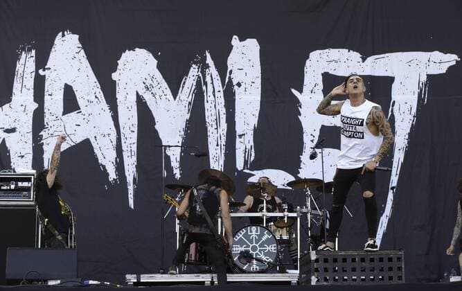 Spanish metal band members perform on stage during the second day of the Download Music Festival at Caja Magica in Madrid, Spain, 23 June 2017. DOWNLOAD MUSIC FESTIVAL !ACHTUNG: NUR REDAKTIONELLE NUTZUNG!  Copyright: xKikoxHuescax GRA437 20170623-636338461782282526