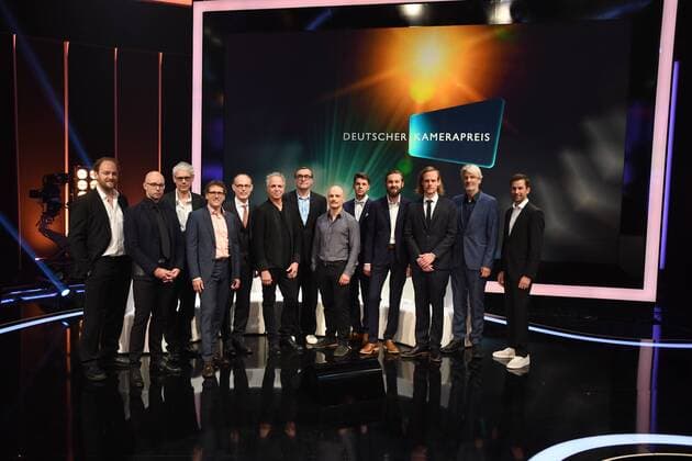 Gruppenbild mit allen Preisträgern am 24.06.2017 bei einem Fototermin zur Verleihung des 27. Deutschen Kamerapreis in Köln.