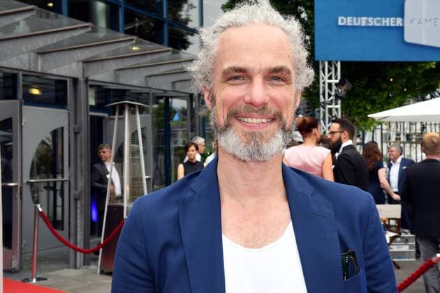 Schauspieler Moritz Zielke kommt am 24.06.2017 zur Verleihung des 27. Deutschen Kamerapreis in Köln.