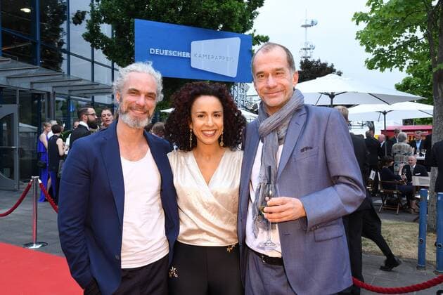 Schauspieler der Lindenstrasse Moritz Zielke, l-r, Dunja Dogmani und Georg Uecker kommt am 24.06.2017 zur Verleihung des 27. Deutschen Kamerapreis in Köln.