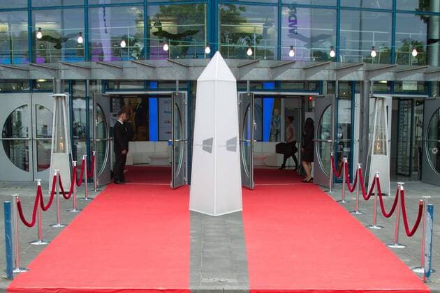 Eingang mit Roten Teppich von der Verleihung des 27. Deutschen Kamerapreis 2017 auf dem WDR Gelände Bocklemünd in Köln am 24.06.2017 Verleihung des 27. Deutschen Kamerapreis 2017 in Köln