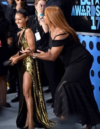 (L-R) Actors Jada Pinkett Smith and Queen Latifah attend the 17th annual BET Awards at Microsoft Theater in Los Angeles on June 25, 2017. The ceremony celebrates achievements in entertainment and honors music, sports, television, and movies released between April 1, 2016 and March 31, 2017.  LAP20170625204 CHRISTINExCHEW