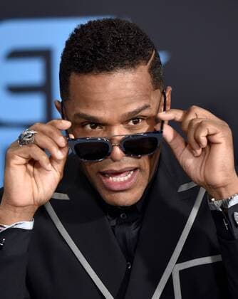 Singer-songwriter Maxwell attends the 17th annual BET Awards at Microsoft Theater in Los Angeles on June 25, 2017. The ceremony celebrates achievements in entertainment and honors music, sports, television, and movies released between April 1, 2016 and March 31, 2017.  LAP20170625222 CHRISTINExCHEW