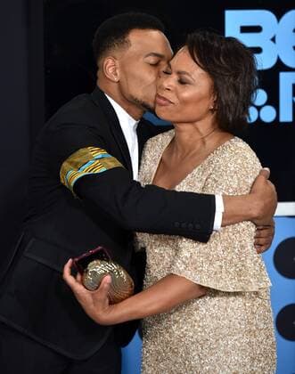 (L-R) Chance the Rapper and Lisa Bennett attend the 17th annual BET Awards at Microsoft Theater in Los Angeles on June 25, 2017. The ceremony celebrates achievements in entertainment and honors music, sports, television, and movies released between April 1, 2016 and March 31, 2017.  LAP20170625266 CHRISTINExCHEW