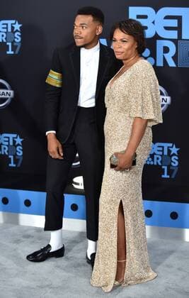 (L-R) Chance the Rapper and Lisa Bennett attend the 17th annual BET Awards at Microsoft Theater in Los Angeles on June 25, 2017. The ceremony celebrates achievements in entertainment and honors music, sports, television, and movies released between April 1, 2016 and March 31, 2017.  LAP20170625267 CHRISTINExCHEW