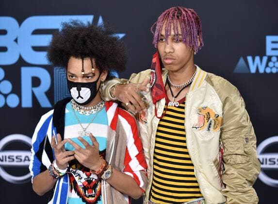 (L-R) Ayo & Teo attend the 17th annual BET Awards at Microsoft Theater in Los Angeles on June 25, 2017. The ceremony celebrates achievements in entertainment and honors music, sports, television, and movies released between April 1, 2016 and March 31, 2017.  LAP20170625510 CHRISTINExCHEW