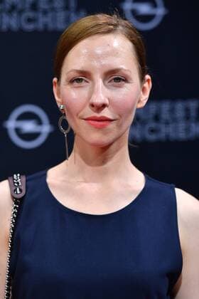 Katharina SCHUETTLER (Schauspielerin), Einzelbild,angeschnittenes Einzelmotiv,Portraet,Portrait,Porträt. Roter Teppich,Red Carpet Weltpremiere ELLAS BABY beim Filmfest Muenchen am 26.06.2017.
