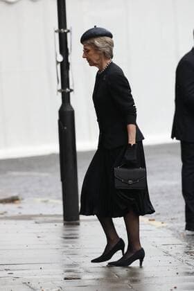 . 27 06 2017. London, United Kingdom. Arrivals at the funeral of Countess Mountbatten of Burma at St.Paul s church in Knightsbridge, London.  xStephenxLockx xi-Imagesx IIM-15463-0008