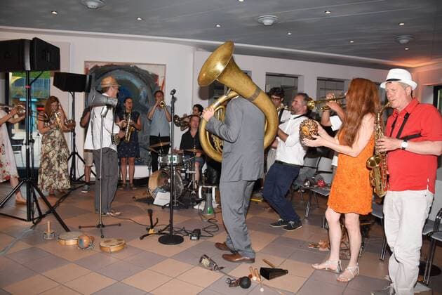 Preistraeger: Wolfgang Schlick mit Express Brass Band Muenchen 26.06.17 Stadtsparkasse Muenchen Schwabinger Kunstpreisverleihung : Kunstpreis