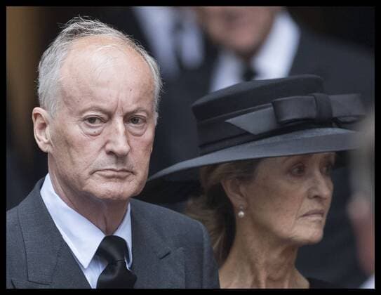 . 27 06 2017. London, United Kingdom. Norton Knatchbull, now Earl Mountbatten of Burma and his wife Penelope after the funeral of his mother, Countess Mountbatten of Burma at St.Paul s church in Knightsbridge, London.  xStephenxLockx xi-Imagesx IIM-15463-0084