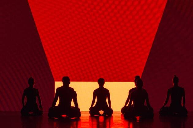London, UK. 27 June 2017. Alexander Whitley Dance Company present the World Premiere of 8 Minutes at Sadler s Wells Theatre. 8 Minutes is choreographed and directed by Alexander Whitley, performers: Julia Sanz Fernandez, David Ledger, Luke Crook, Victoria Roberts, Hannah Eckholm, Tia Hockey and Leon Poulton. Performances at Sadler s Wells on 27th and 28th June 2017. The piece is a Sadler s Wells commission, co-commissioned by DanceEast & Trinity Laban Conservatoire of Music & Dance. Photo: Vibrant Pictures Alamy Live News Alexander Whitley Dance Compan, 8 Minutes, Sadler s Wells, London, UK