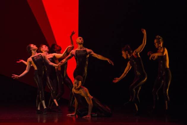 London, UK. 27 June 2017. Alexander Whitley Dance Company present the World Premiere of 8 Minutes at Sadler s Wells Theatre. 8 Minutes is choreographed and directed by Alexander Whitley, performers: Julia Sanz Fernandez, David Ledger, Luke Crook, Victoria Roberts, Hannah Eckholm, Tia Hockey and Leon Poulton. Performances at Sadler s Wells on 27th and 28th June 2017. The piece is a Sadler s Wells commission, co-commissioned by DanceEast & Trinity Laban Conservatoire of Music & Dance. Photo: Vibrant Pictures Alamy Live News Alexander Whitley Dance Compan, 8 Minutes, Sadler s Wells, London, UK