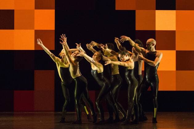 London, UK. 27 June 2017. Alexander Whitley Dance Company present the World Premiere of 8 Minutes at Sadler s Wells Theatre. 8 Minutes is choreographed and directed by Alexander Whitley, performers: Julia Sanz Fernandez, David Ledger, Luke Crook, Victoria Roberts, Hannah Eckholm, Tia Hockey and Leon Poulton. Performances at Sadler s Wells on 27th and 28th June 2017. The piece is a Sadler s Wells commission, co-commissioned by DanceEast & Trinity Laban Conservatoire of Music & Dance. Photo: Vibrant Pictures Alamy Live News Alexander Whitley Dance Compan, 8 Minutes, Sadler s Wells, London, UK