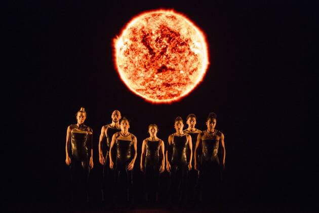 London, UK. 27 June 2017. Alexander Whitley Dance Company present the World Premiere of 8 Minutes at Sadler s Wells Theatre. 8 Minutes is choreographed and directed by Alexander Whitley, performers: Julia Sanz Fernandez, David Ledger, Luke Crook, Victoria Roberts, Hannah Eckholm, Tia Hockey and Leon Poulton. Performances at Sadler s Wells on 27th and 28th June 2017. The piece is a Sadler s Wells commission, co-commissioned by DanceEast & Trinity Laban Conservatoire of Music & Dance. Photo: Vibrant Pictures Alamy Live News Alexander Whitley Dance Compan, 8 Minutes, Sadler s Wells, London, UK