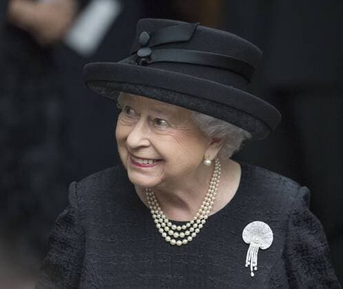 218931 Papixs Starface 2017-06-27 London Royaume Uni Funerailles de la Comtesse Mountbatten - 27th June 2017 London UK Britain s Queen Elizabeth accompanied by Prince Philip and Prince Charles attends the funeral of The Countess Mountbatten of Burma at St Paul s Church in Knightsbridge. Reine Elizabeth Elisabeth II de Windsor (Angleterre)  Copyright: xPapixsx xStarfacex STAR_218931_010