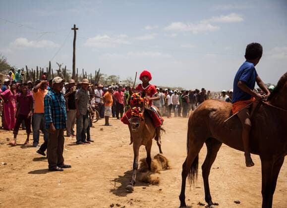 IMAGO Cultures of the world, Wayuu Volk in Kolumbien May 28, 2017 - The Wayuu are the largest indigenous community in Colombia, where 400,000 Wayuu are believed to live in the Guajira peninsula, which is a remote and impoverished part in the north of the country. Their standard of living is below the poverty line and their survival has been threatened by the construction of a dam diverting the water of the local river away and by years of draught. In spite of the difficulties, the Wayuu have preserved an enormous cultural wealth of traditions in their rituals, music, dance, and handicraft - ZUMAd99_ 20170528_zap_d99_001 Copyright: xJuanchoxTorresx