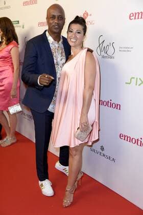 Yared Dibaba mit Ehefrau Fernanda de Sousa Dibaba beim Emotion Award 2017 in der Laeiszhalle in Hamburg am 28.06.2017