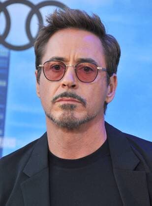 Bilder des Tages June 28, 2017 - Hollywood, California, U.S. - Robert Downey Jr. attends The Los Angeles Premiere of Spider-Man: Homecoming held at the TCL Chinese Theatre in Hollywood, California on June 28, 2017. 2017 Hollywood U.S. - ZUMAl86_ 20170628_zaf_l86_165 Copyright: xDavexLongendykex