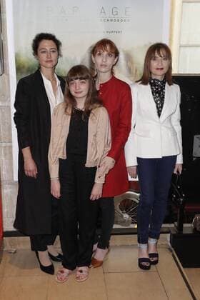 Laura Schroeder ( realisatrice ) Lolita Chammah Isabelle Huppert Themis Pauwels CELEBRITES : Avant Premiere du film Barrage - Paris - 29 06 2017 GwendolineLeGoff Panoramic 