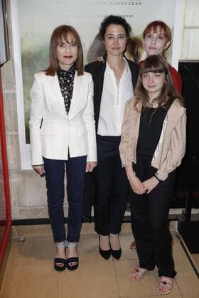 Isabelle Huppert Laura Schroeder ( realisatrice ) Lolita Chammah Themis Pauwels CELEBRITES : Avant Premiere du film Barrage - Paris - 29 06 2017 GwendolineLeGoff Panoramic 