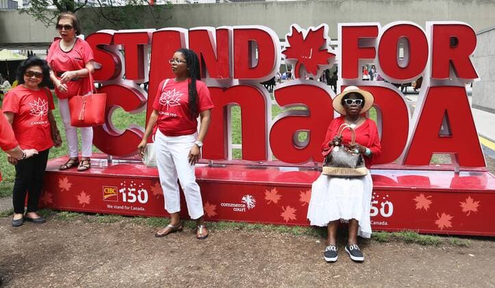 July 1, 2017 - Toronto, Ontario, Canada - Canadians celebrate Canada Day and the 150th birthday of Canada (the 150th anniversary of Confederation) at Nathan Philips Square in downtown Toronto, Ontario, Canada, on July 01, 2017. Toronto Canada  - ZUMAn230 20170701_zaa_n230_783 Copyright: xCreativexTouchxImagingxLtdx