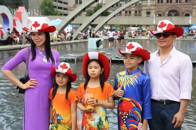 July 1, 2017 - Toronto, Ontario, Canada - Canadians celebrate Canada Day and the 150th birthday of Canada (the 150th anniversary of Confederation) at Nathan Philips Square in downtown Toronto, Ontario, Canada, on July 01, 2017. Toronto Canada  - ZUMAn230 20170701_zaa_n230_781 Copyright: xCreativexTouchxImagingxLtdx