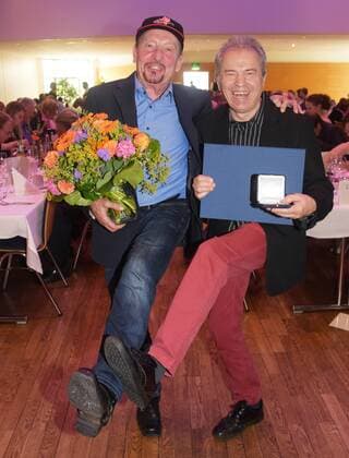 Verleihung des Oberbayerischen Kulturpreises an Bettina Mitterndorfer und Spider Murphy Gang im Bürgerhaus Haar am 2. Juli 2017 li. Barney Murphy mit Günther Sigl