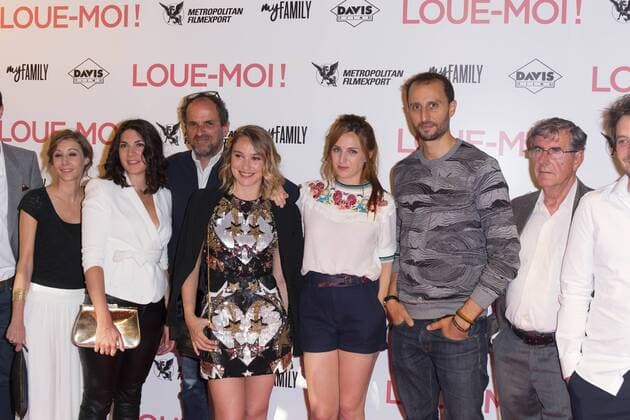 l equipe du film CELEBRITES : Avant Premiere du film Loue-moi - Paris - 03 07 2017 StephenCaillet Panoramic 