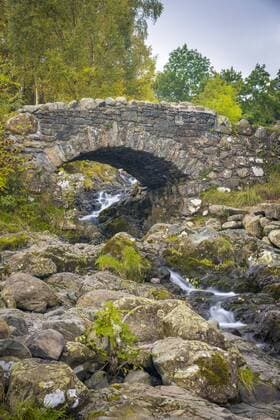 UNESCO-Welterbe: Englischer Lake District in Gro?britannien Ashness Bridge, Lake District National Park, Cumbria, England, United Kingdom, Europe Copyright: AlanxCopson 828-1040