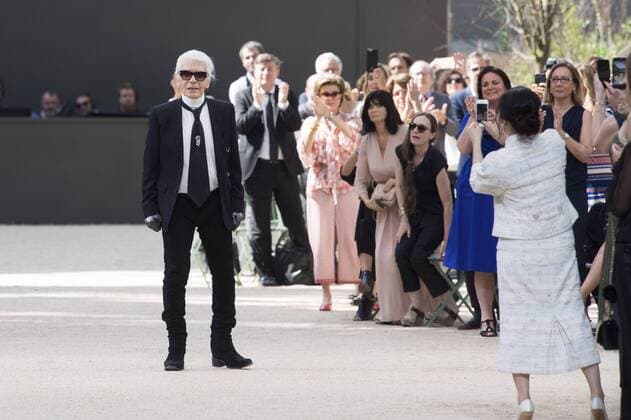 219091 Guy Marineau Starface 2017-07-04 Paris France Paris Fashion Week. Defile Haute Couture Automne Hiver-2017. Chanel. Paris Fashion Week. Fashion Show Haute-Couture Autumn Winter-2017. Chanel. Chanel , Couture, autumn-winter 2017 Paris, France Lagerfeld, Karl  Copyright: xGuyxMarineaux STAR_219091_084