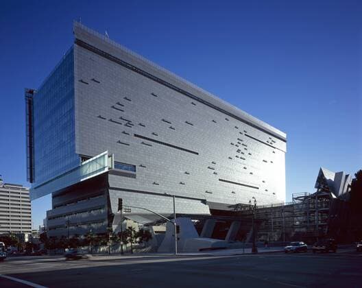 Architektur von Thom Mayne Caltrans Headquarters, Los Angeles, California, 2004. Exterior. Architect: Morphosis Los Angeles California USA  Copyright: xJohnxEdwardxLindenx 10955-90-1