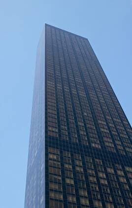 Architektur von Kevin Roche Trump World Tower, 845 United Nations Plaza, New York City, 1999 - 2001. Architect: Costas Kondylis and Associates USA  Copyright: xGxJackson Arcaidx 11035-70-1