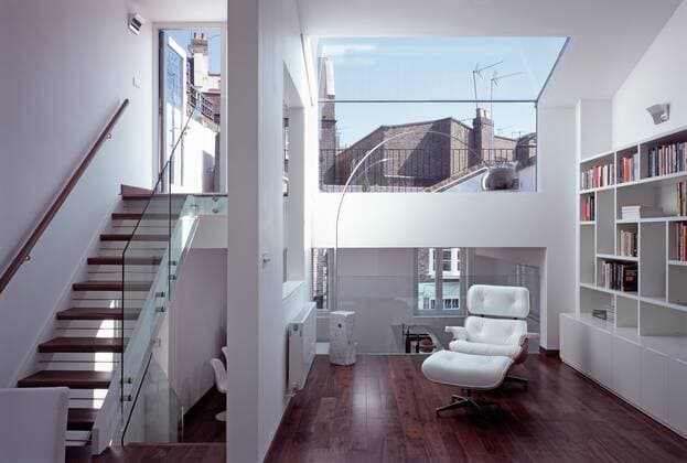 Designklassiker von Ray und Charles Eames Open plan attic conversion in house on Portobello Road, London, UK., Architects: Architects: Pitman Tozer Architect United Kingdom  Copyright: xNicholasxKanex 12512-30-1