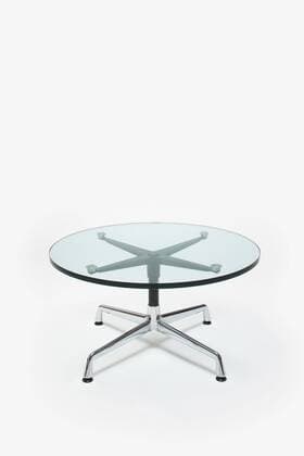 Designklassiker von Ray und Charles Eames Eames Aluminium Group Coffee Table. Designer: Charles and Ray Eames  Copyright: xGxJacksonx 12528-1240-1