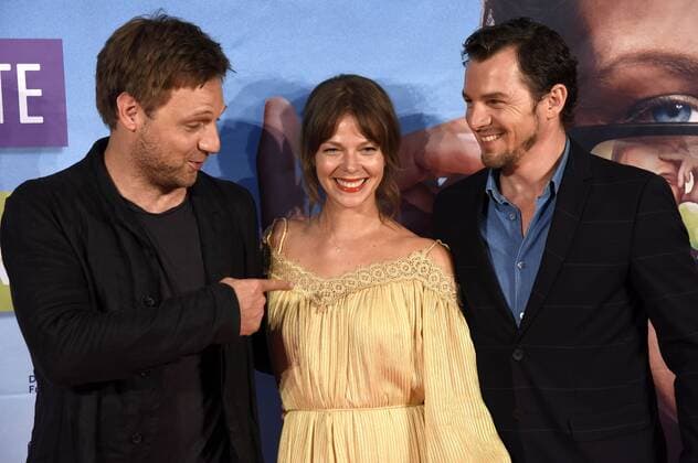 Christoph Letkowski, Jessica Schwarz und Felix Klare bei der Premiere des Kinofilms Auf der anderen Seite ist das Gras viel grüner im Metropolis Kino. Frankfurt, 05.07.2017 Foto:xR.xMurmannx xFuturexImage