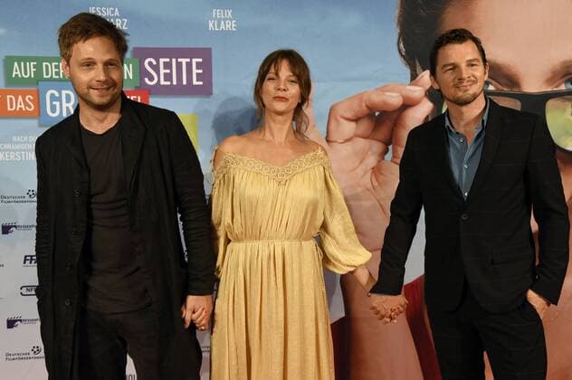 Christoph Letkowski, Jessica Schwarz und Felix Klare bei der Premiere des Kinofilms Auf der anderen Seite ist das Gras viel grüner im Metropolis Kino. Frankfurt, 05.07.2017 Foto:xR.xMurmannx xFuturexImage