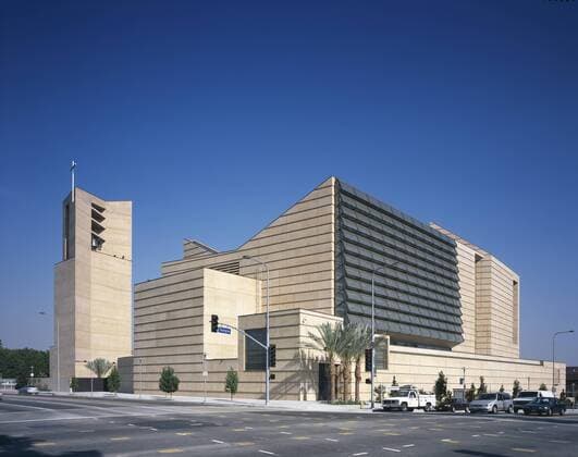 Architektur von Rafael Moneo Cathedral of our Lady of the Angels, Los Angeles, USA. View of South West Corner & Bell Tower. Architect: Rafael Moneo Los Angeles California USA  Copyright: xJohnxEdwardxLindenx 9973-100-1